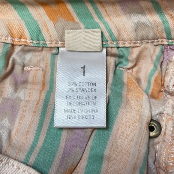 Pink Roxy Jean shorts - Picture 3 of 4